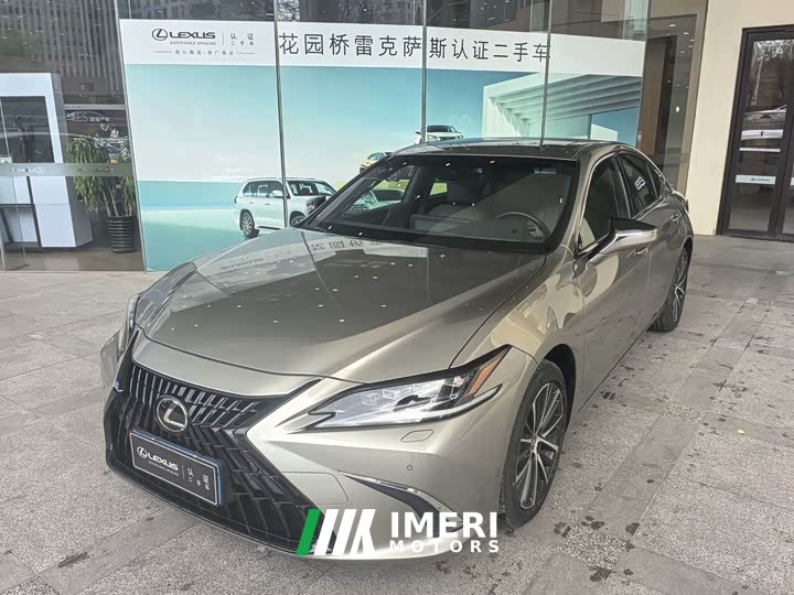 Lexus ES 300h Edition - автомобиль из Китая