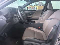 Lexus ES 300h Edition - фото 7