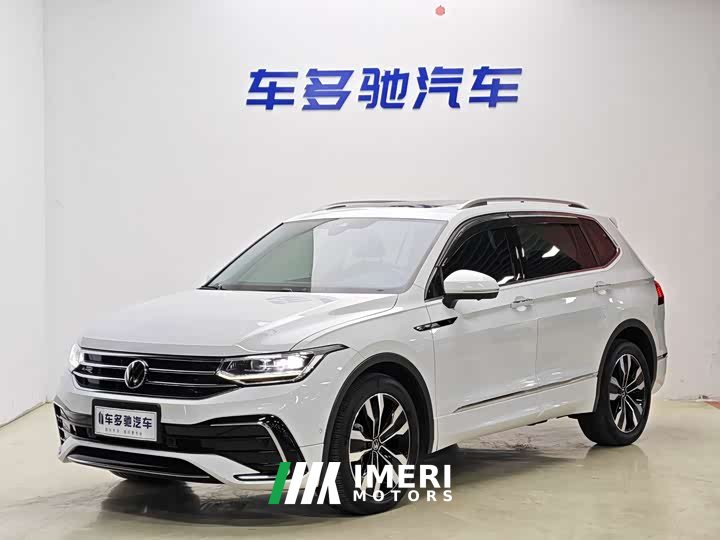 Volkswagen L 330TSI 2WDR-Line Edition