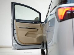 Buick GL8 Deluxe Edition - фото 10