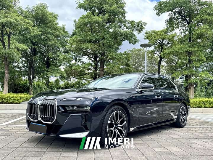 BMW 7 735Li M - автомобиль из Китая