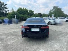 BMW i5 eDrive 35L M - фото 9