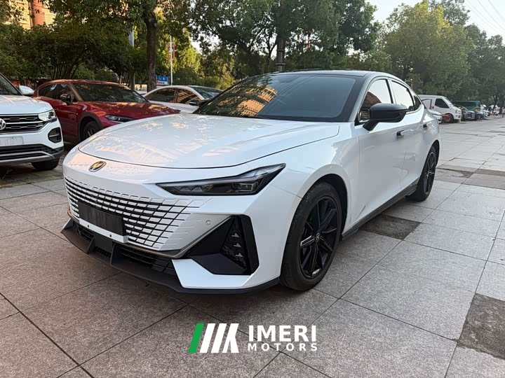 Changan UNI-V 1.5T Premium Version - автомобиль из Китая