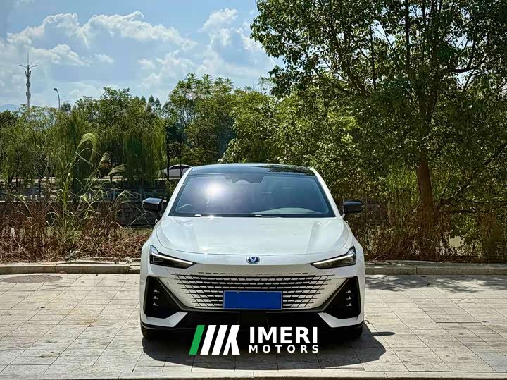 Changan UNI-V 1.5T Premium Version - автомобиль из Китая