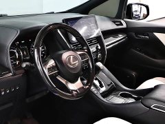 Lexus LM 300h Edition - фото 10