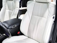 Lexus LM 300h Edition - фото 11