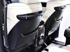 Lexus LM 300h Edition - фото 12