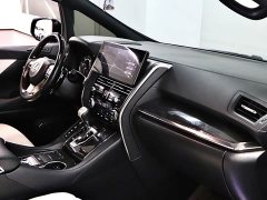Lexus LM 300h Edition - фото 14