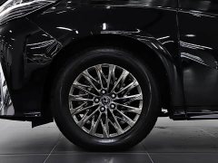 Lexus LM 300h Edition - фото 8