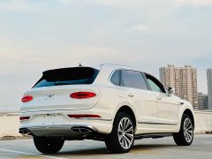 Bentley Bentayga 4.0T V8 EWB Azure - фото 15
