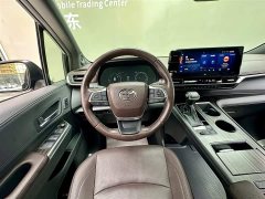 Toyota SIENNA 2021 2.5L Hybrid Platinum Edition - фото 14