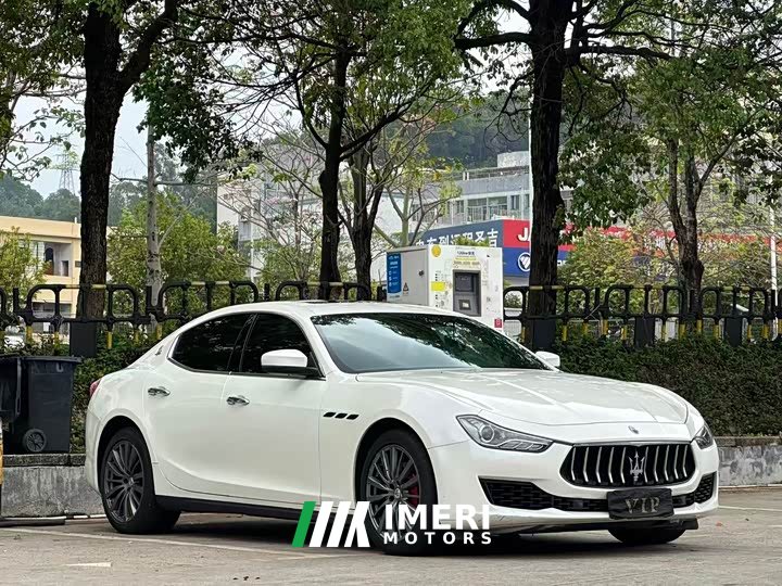Mercedes-Benz Ghibli 2.0T Edition - автомобиль из Китая
