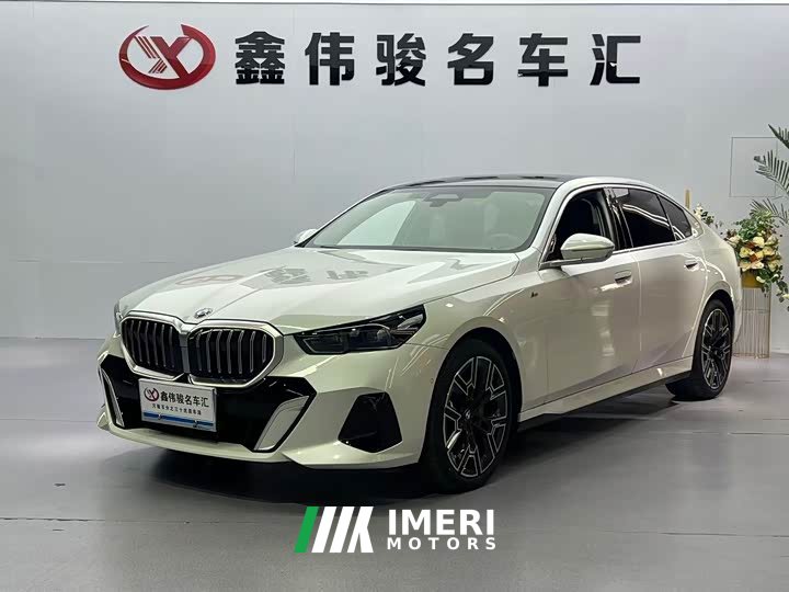 BMW 5 530Li Deluxe Version M - автомобиль из Китая