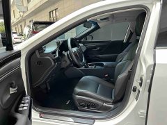 Lexus ES 200 Edition - фото 11