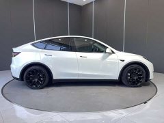 Tesla Model Y long-range all-wheel drive version 3D7 - фото 5