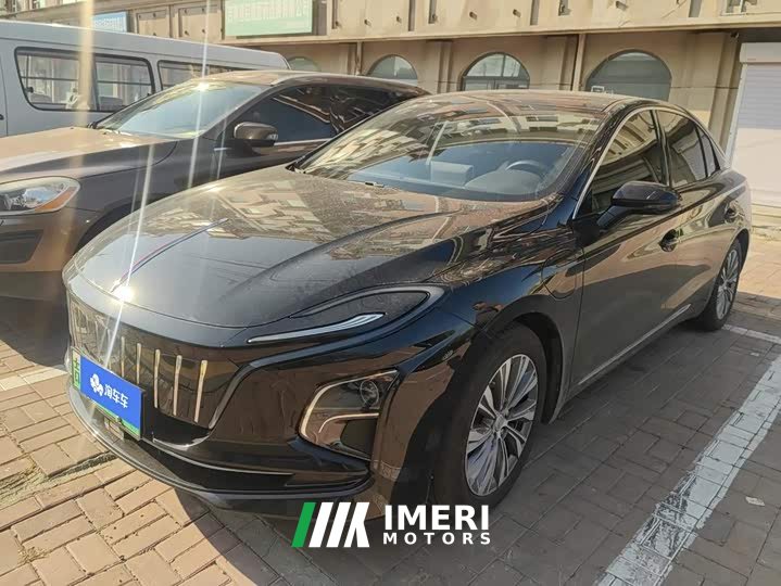 FAW E-QM5 610km PLUS - автомобиль из Китая