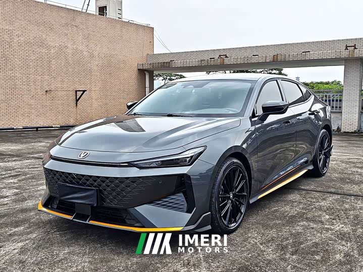 Changan UNI-V 1.5T Premium Version - автомобиль из Китая