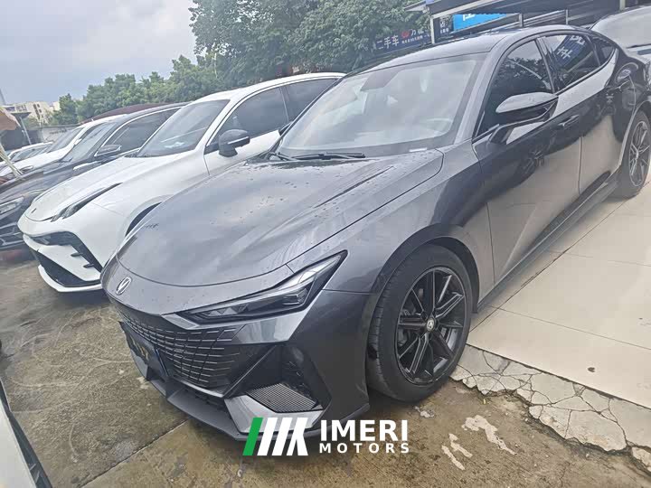 Changan UNI-V 1.5T Premium Version - автомобиль из Китая