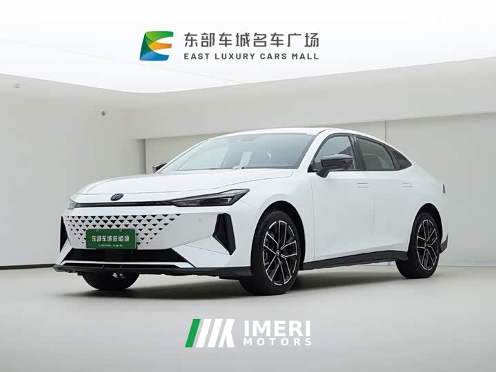 Changan UNI-V iDD 136km Version - автомобиль из Китая