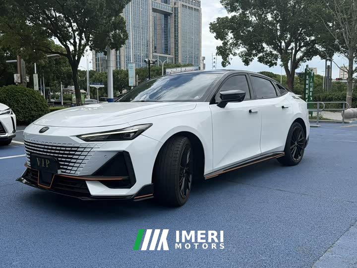 Changan UNI-V 1.5T Deluxe Version - автомобиль из Китая