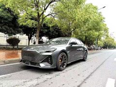 Changan UNI-V 1.5T Premium Version - фото 1
