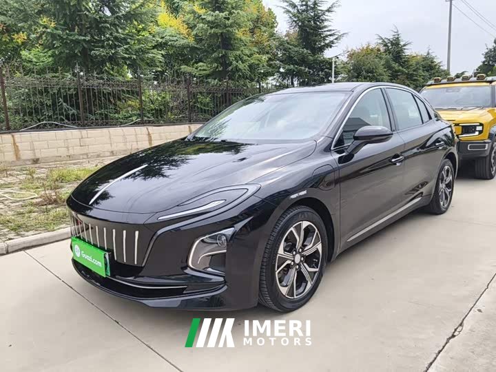 FAW E-QM5 450km Edition - автомобиль из Китая