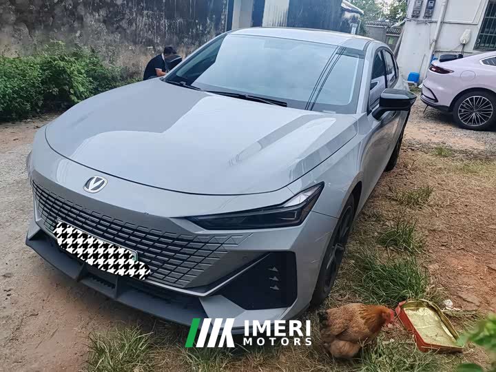 Changan UNI-V iDD 1.5T 113km Version - автомобиль из Китая