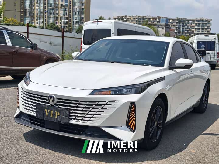 Changan NE 1.5T GDI DCTPremium Version - автомобиль из Китая