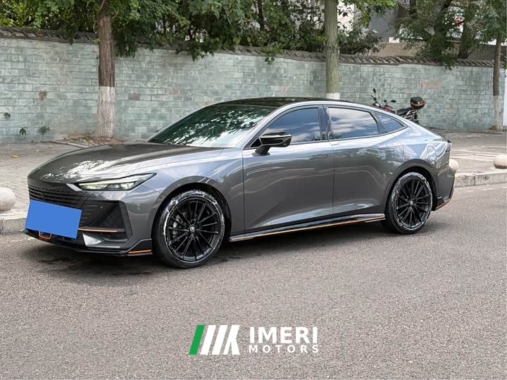 Changan UNI-V 1.5T Edition - автомобиль из Китая