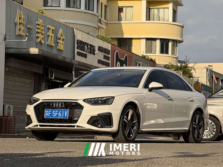 Audi A4L 40 TFSI Fashion Version - автомобиль из Китая