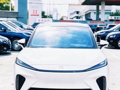 Lynk & Co R7 Edition - фото 2