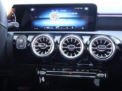 Mercedes-Benz A-Class 2022 Facelift Three A 200 L Sports Sedan Fashionable - фото 10