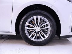 Buick GL8 ES Lu Zun Exclusive - фото 6