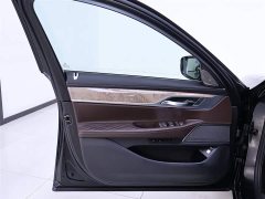 BMW 7 Series 2021 740Li Leading Luxury Package - фото 18