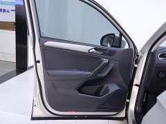 Volkswagen Tiguan L 2020 330TSI automatic two-wheel drive panoramic comfort version National VI - фото 18