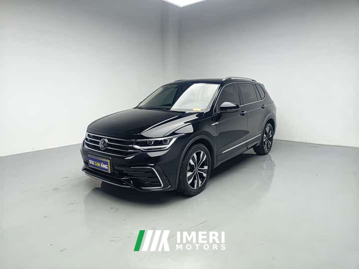 Volkswagen L 330TSI 2WDR-Line Edition