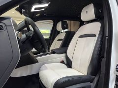 Land Rover Black Badge - фото 10