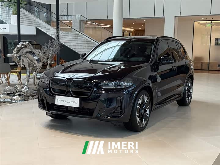BMW iX3 Version - автомобиль из Китая
