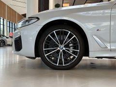 BMW 5 530Li Version M - фото 5