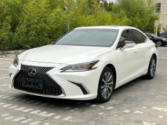 Lexus ES 300h Edition - фото 1