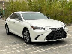 Lexus ES 300h Edition - фото 3
