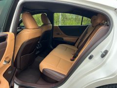 Lexus ES 300h Edition - фото 6