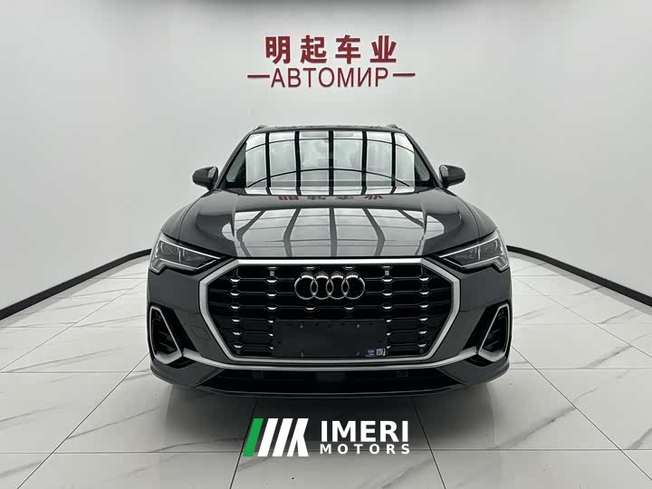 Audi Q3 2023 35 TFSI Fashionable and Dynamic (1.4T) - автомобиль из Китая