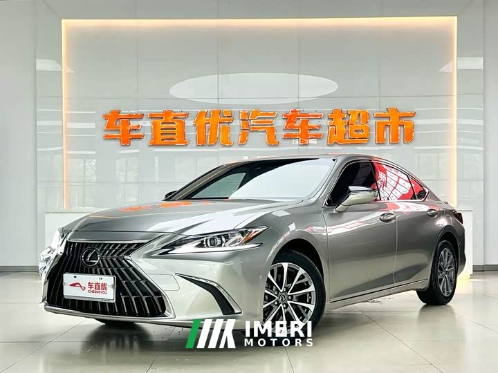 Lexus ES 260 Excellence Edition - автомобиль из Китая
