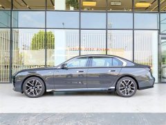 BMW 7 Series 2023 735Li M Sports Package - фото 3