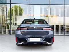 BMW 7 Series 2023 735Li M Sports Package - фото 5