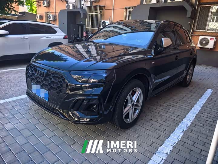 Audi Q5L 40T Luxury Version - автомобиль из Китая