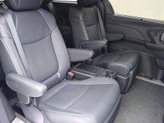 SIENNA 2.5LPHEV Premium Edition - фото 13