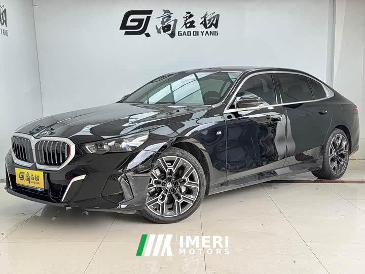 BMW 5 530Li Deluxe Version M - автомобиль из Китая