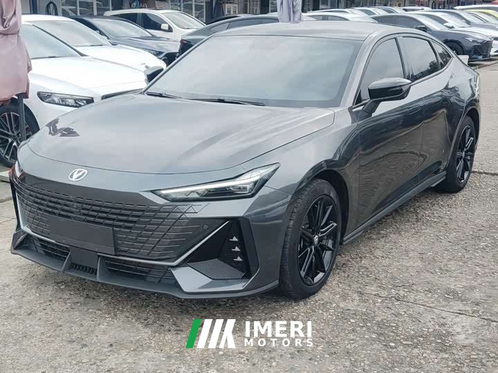 Changan UNI-V 1.5T Premium Version - автомобиль из Китая